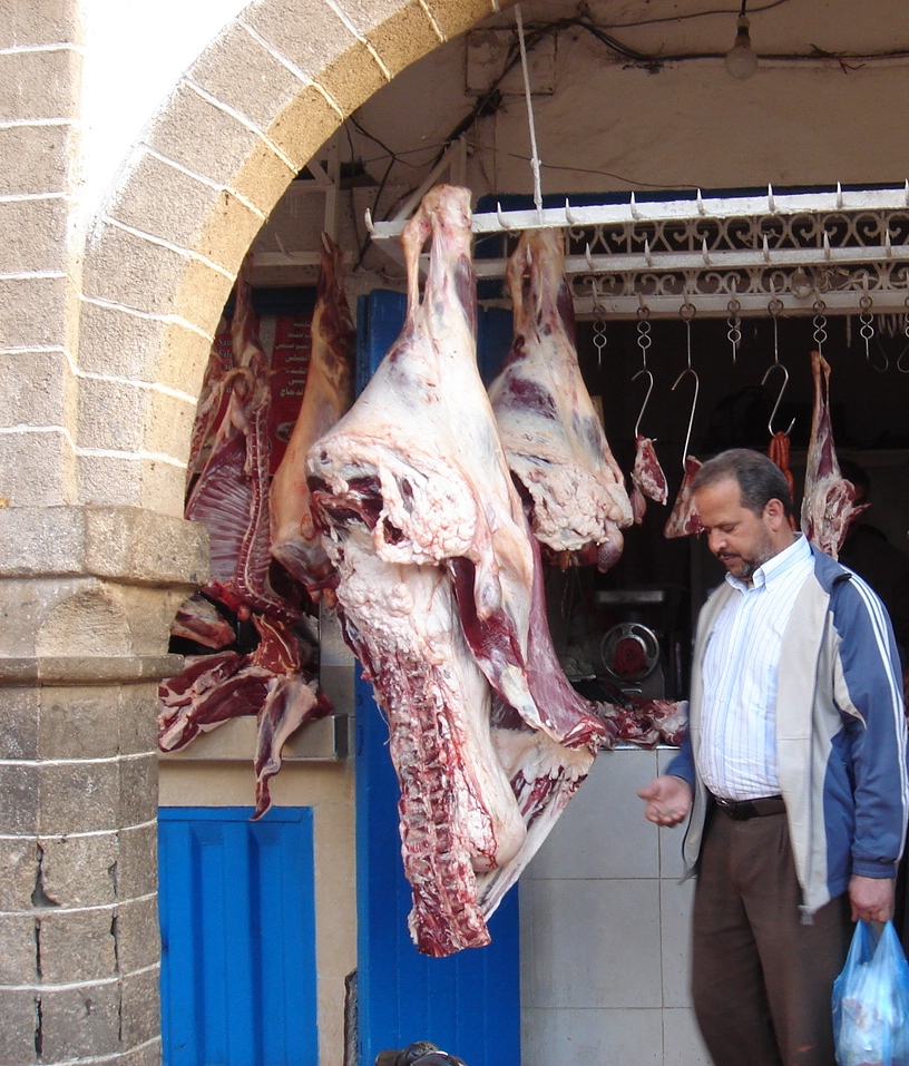 carne exposta temperatura ambiente em um marcado da áfrica